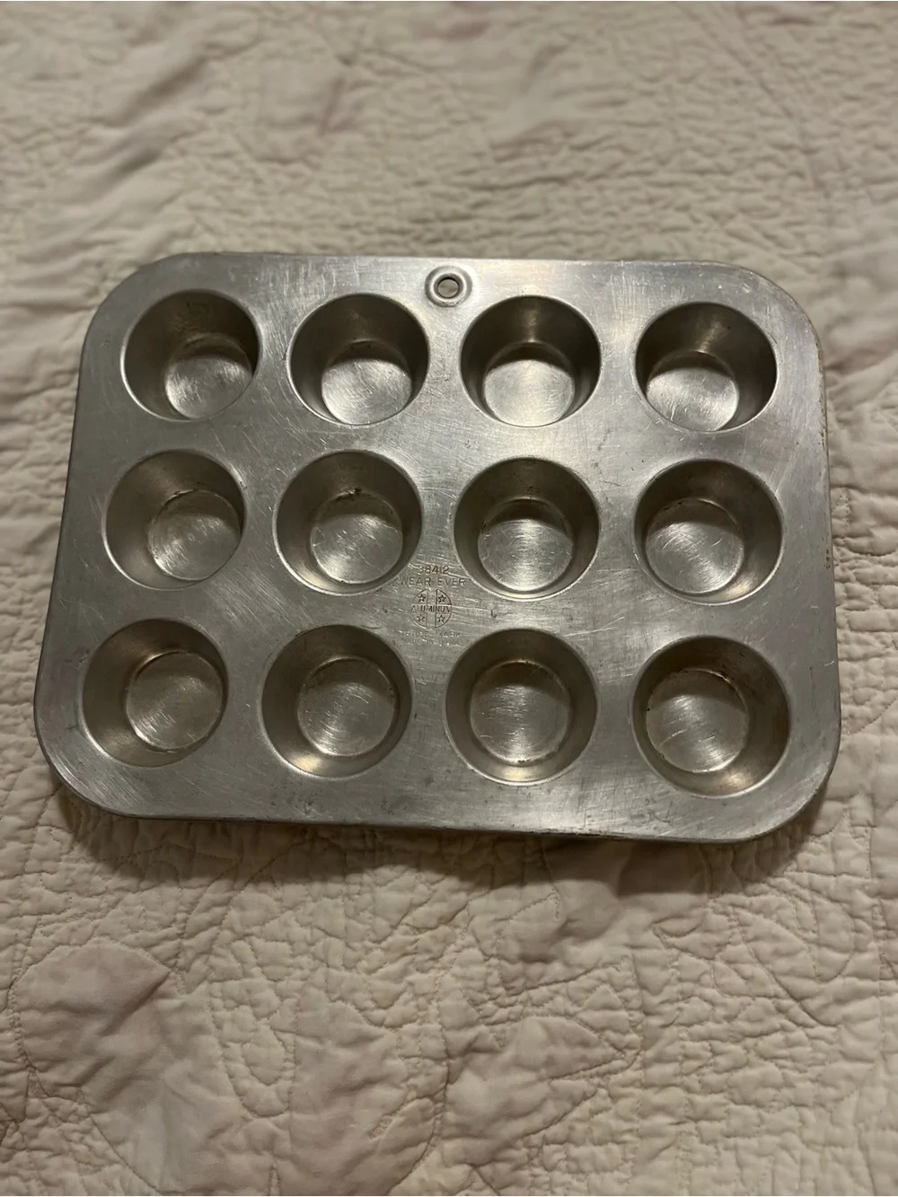 Vintge Wear Ever Aluminum Muffin Tin 12 Cup Baking Pan Vintage 38412 Made in USA